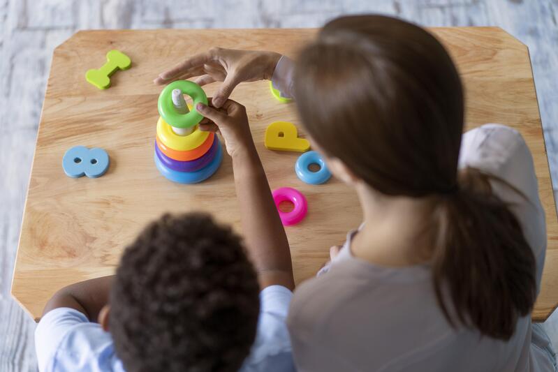 Activités Montessori pour réduire le stress chez les enfants